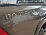 TOYOTA HILUX INVINCIBLE XTRA CABINE 2,4L 150-D 4*4 Bronze impérial métallisé. – Image 6
